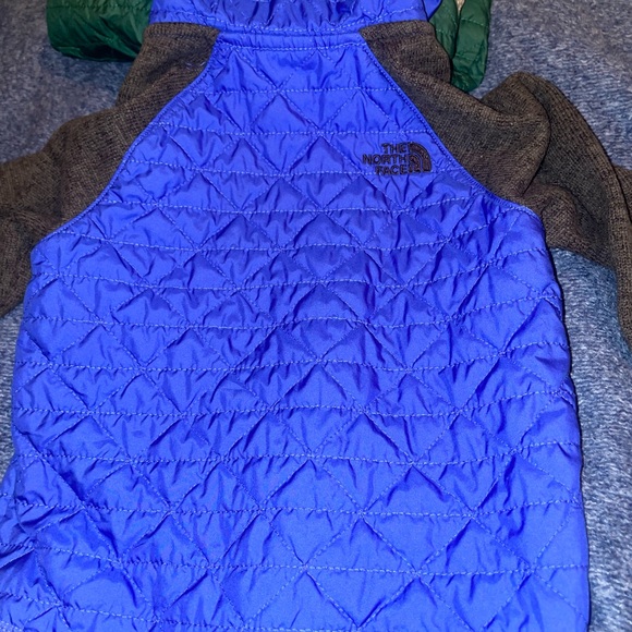 Two North face jacket - Picture 6 of 8